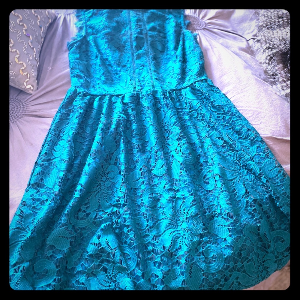Green lace dress